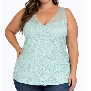 Torrid Women's Plus Size Fully Lined Stretch Lace V-Neck Cami Top Size 2X